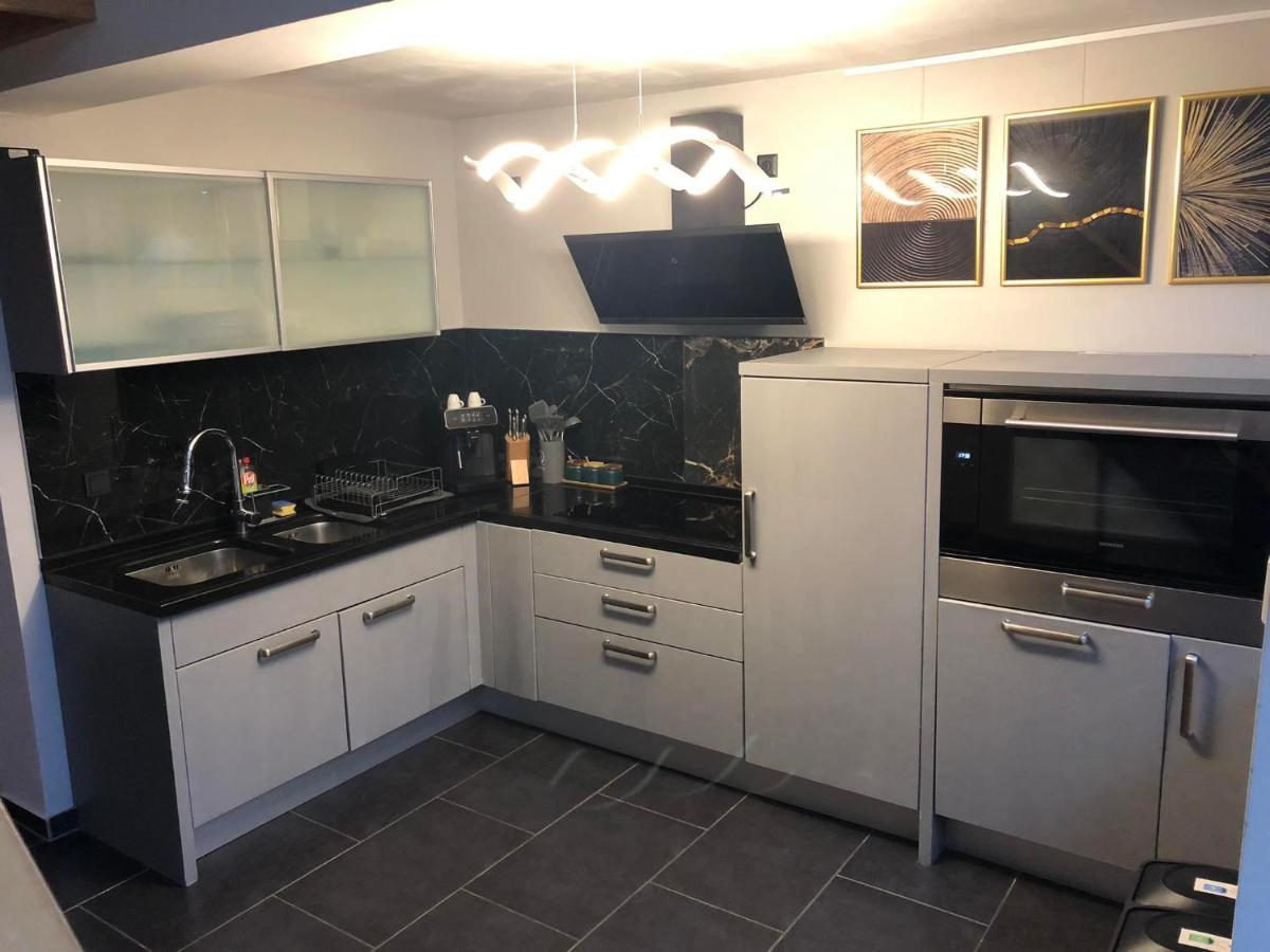 Cozy 120M² Apartment With 3 Bedrooms And 1 Home Cinema Useldange Eksteriør billede
