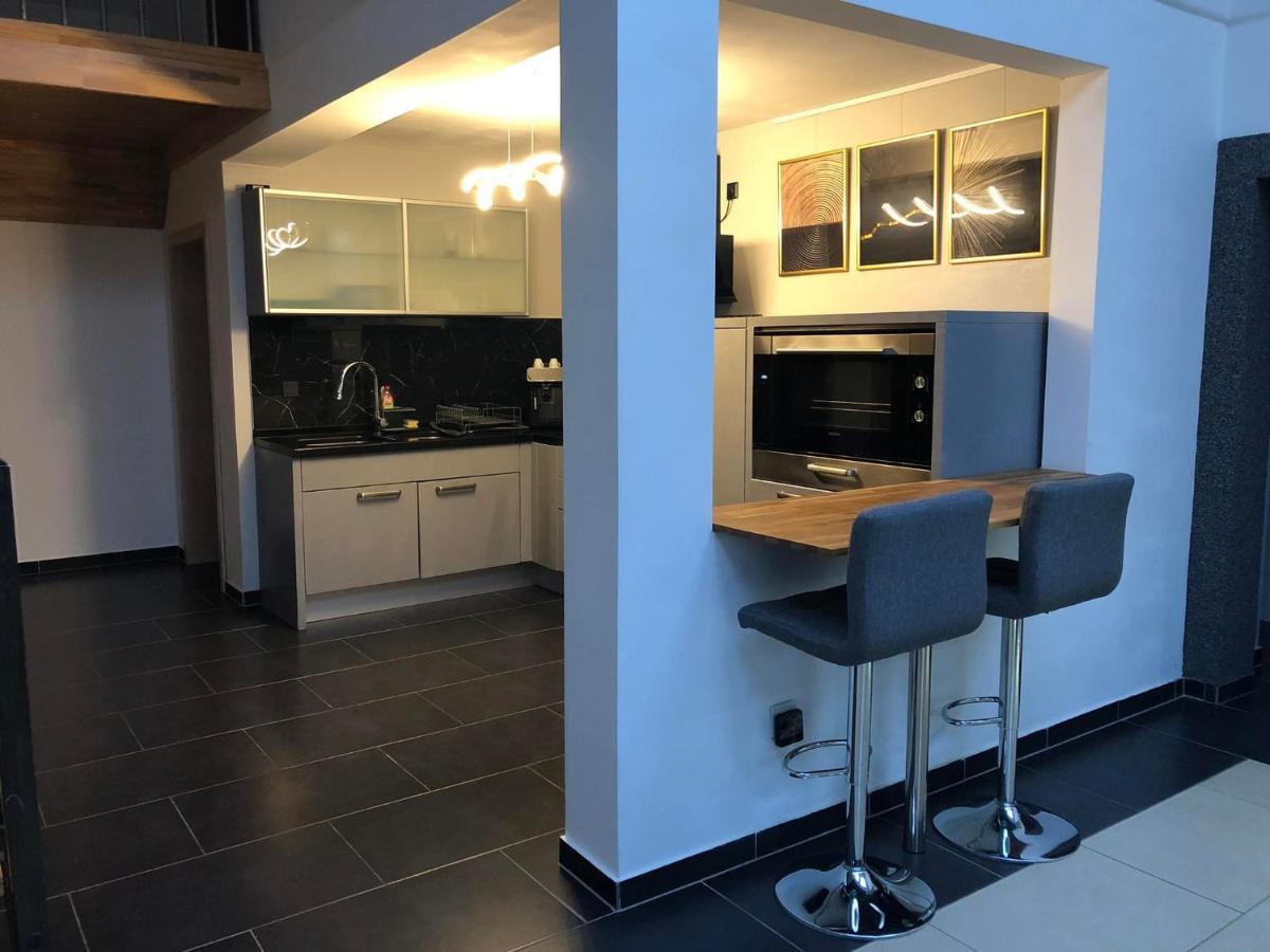 Cozy 120M² Apartment With 3 Bedrooms And 1 Home Cinema Useldange Eksteriør billede